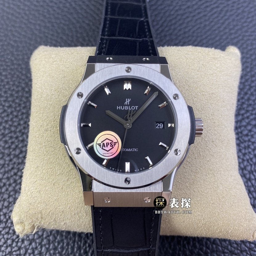 APS Classic Fusion Hublot Hublot 42mm 1:1 Replica Watches with Satin Black Sunburst Dial, Rubber Strap and Double-Sided Anti-Reflective Sapphire Crystal – Model 565.NX.1470.RX — luxury replica watch guide | Watch Replica Expert