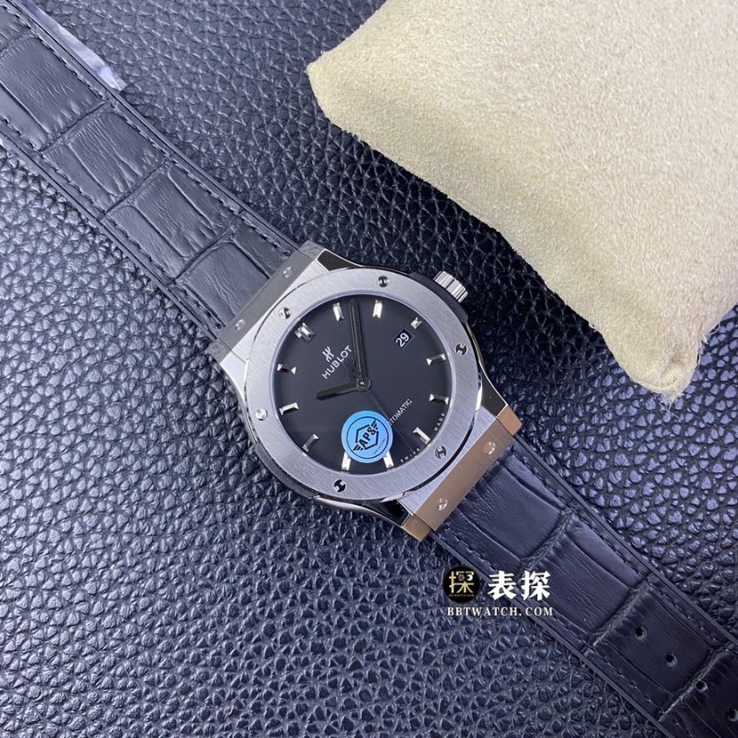 APS Classic Fusion Hublot1:1replica watch satin black sun pattern disc rubber model 565.NX.1470.RX front view