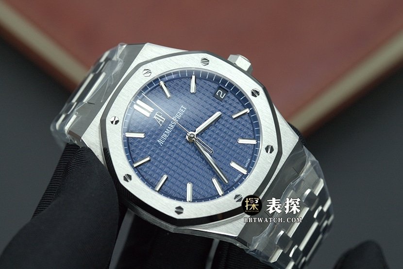 Audemars Piguet ceiling replica,zfRoyal Oakreplica watch,front live photo