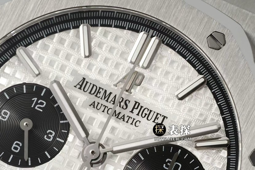 Audemars Piguet classic replica watch,ipfRoyal Oakreplica watch,front live photo