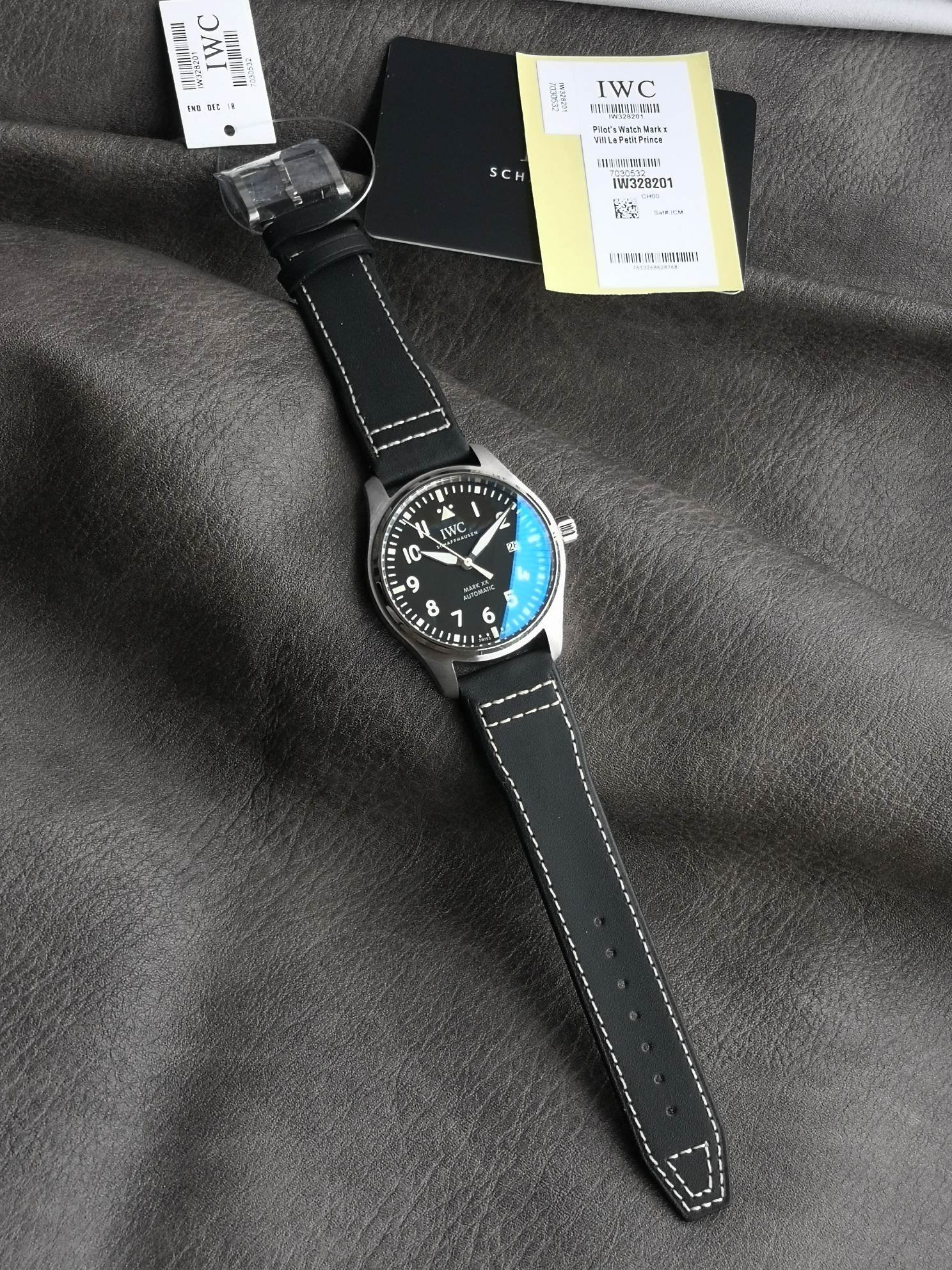 IWC1:1replica watch,V7 pilot replica watch,front live photo