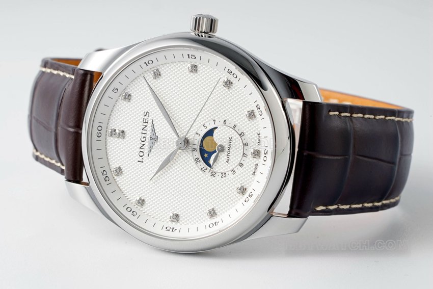 APS factory Longines watchmaking traditional top-tier 1:1high-quality replicasilver dialmoon phaseleather strap model L2.909.4.77.3front live photo