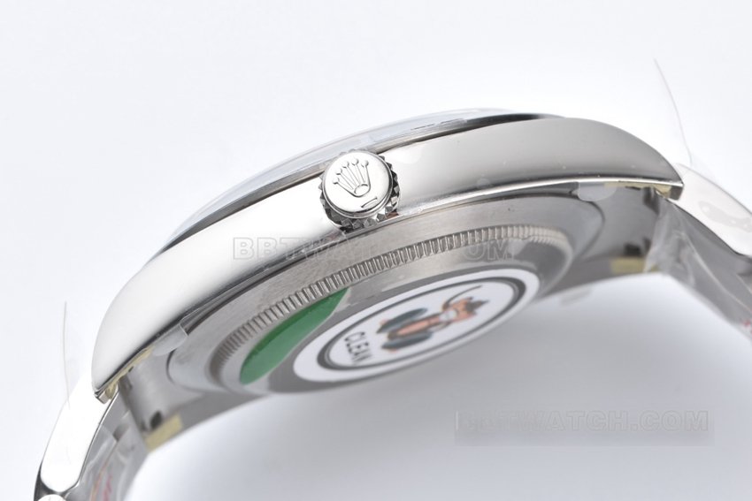 C factory Rolex explorer super cloneblack dialm214270-0003side live photo